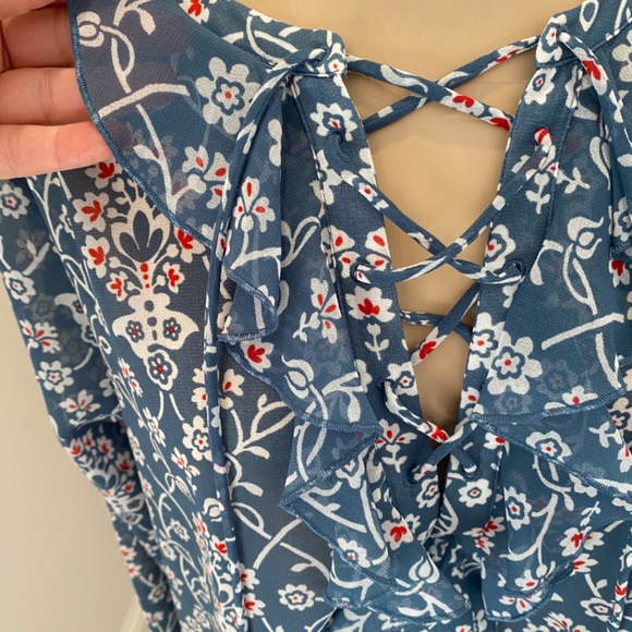 Beautiful Blue Floral LOFT Blouse -Size Medium - Picture 3 of 13